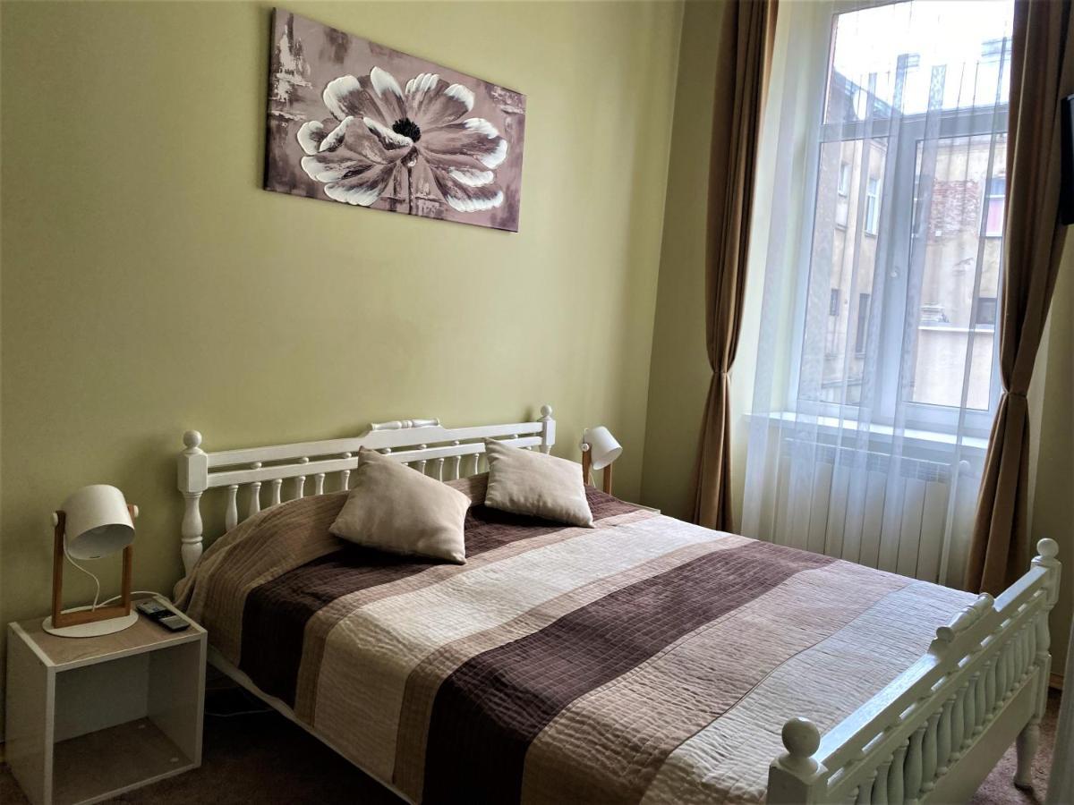 Glorious Apartment Near The Old City Львів Екстер'єр фото